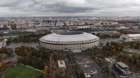Orbiting drone view around stadium from left to right Vidéo 322933493
