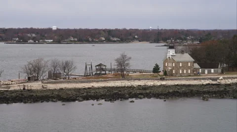 Orbiting Sheffield Island Lighthouse off the coast of Bridgeport, Connecticut. Stock Footage 59170103