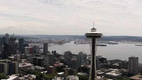 Orbiting shot of the Space Needle in downtown Seattle Washington Video stock 112227474