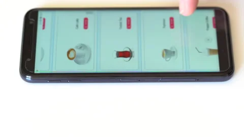 Ordering Drink Online Using Smartphone App. Smartphone Shopping. Vidéo 145265863