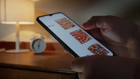 Ordering pizza using online delivery. Video stock 171567731