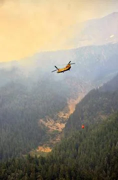 An Oregon Army National Guard CH-47 Chinook helicopter with Bravo Company,... Stock-Fotos