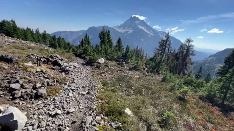 Oregon Cascade scenery: Mount Jefferson Pacific Crest Trail Stock Footage 329457804
