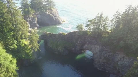 Oregon Coast Arches Video stock 197141034