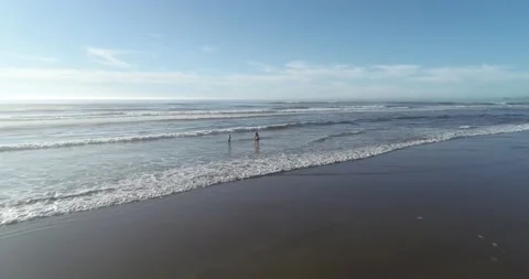 Oregon coast breaking waves drone 4 動画素材 187252506