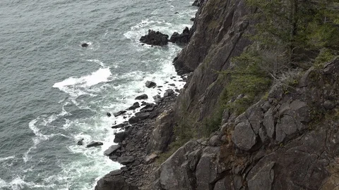 Oregon Coast cliff and ocean - 4k Stock Footage 107500730