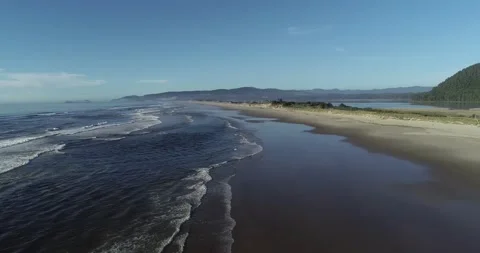 Oregon coast drone crane up 動画素材 187252241
