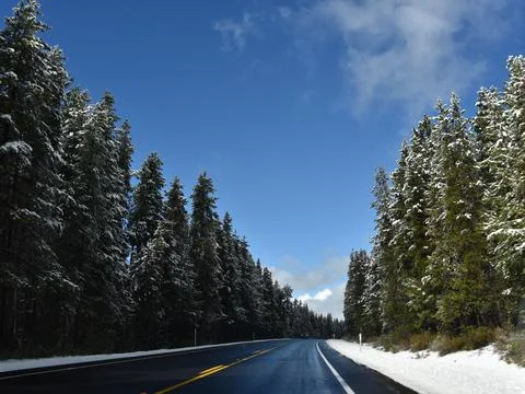 Oregon- Large Format Panorama of a Road Trip Through the Snow Covered Cascades Foto stock