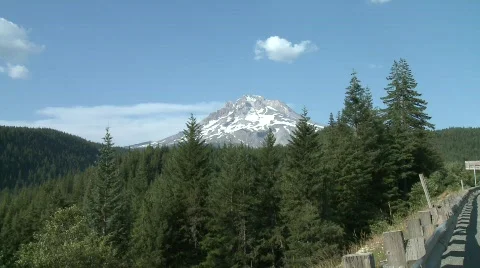 Oregon - Mt. Hood slight push in 動画素材 730696