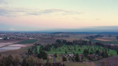 Oregon Overview - Golf Course Stock Footage 131136004