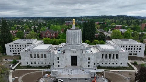 Oregon State Capitol building in Salem with white marble facade and Art Deco Stock Footage 335264016