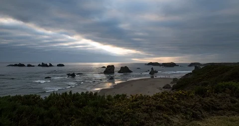 Oregon - Sunset Over Pacific Ocean in Bandon - 4K Timelapse 스톡 동영상 112014148