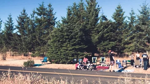 Oregon, USA - August 21, 2017: Group of people waiting for the total solar .. Stock Footage 320810164