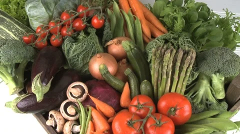 ORGANIC VEGETABLES IN A BOX Vidéo 58943829