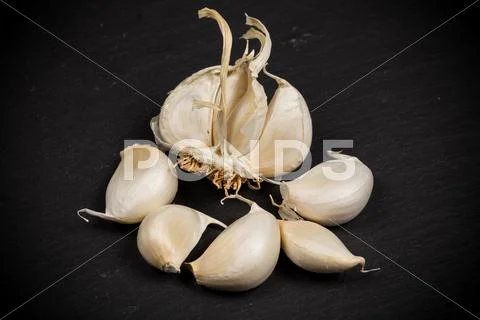 Organic whole garlic Stock Photos