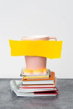 Organized Stack Note Pad, Bundle Notebooks, Neat Pile Documents, Pleasant Foto stock