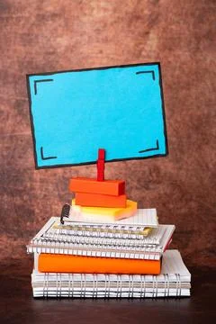 Organized Stack Note Pad, Bundle Notebooks, Neat Pile Documents, Pleasant ... Foto stock