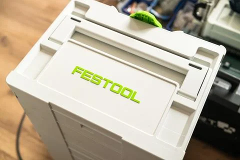 Organizing tools in a precision storage box for efficient workshop management 库存照片