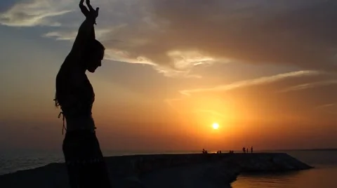 Oriental dance siluette Stock Footage 40568436