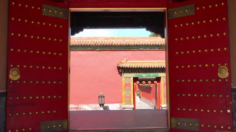 Oriental red gate inside Beijing Forbidden City 스톡 동영상 65246862