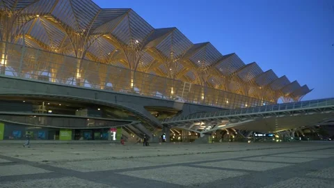 Oriente Train Station Lisbon Video stock 204850246