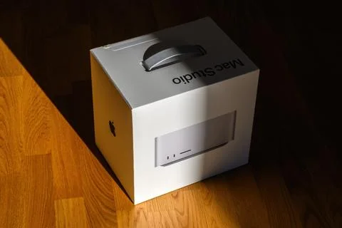 Original Apple Mac Studio shipping box Stock Photos
