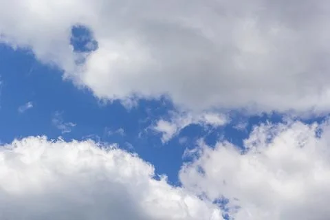 Ornamental clouds. Dramatic sky. Epic storm cloudscape Soft sunlight. Panoram Foto stock