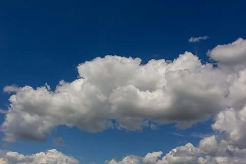 Ornamental clouds. Dramatic sky. Epic storm cloudscape Soft sunlight. Panoram Foto stock