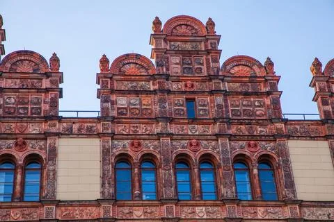 Ornate architectural facade with decorative elements Stockfoto's