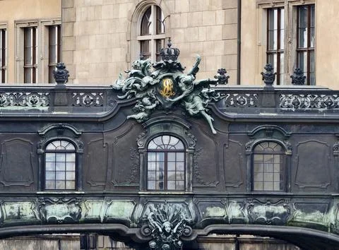 Ornate bronze architectural elements with green oxidation enrich highend re.. Foto stock