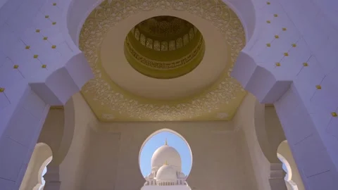 Ornate Dome and Arched View of Sheikh Zayed Mosque Interior 動画素材 321801299