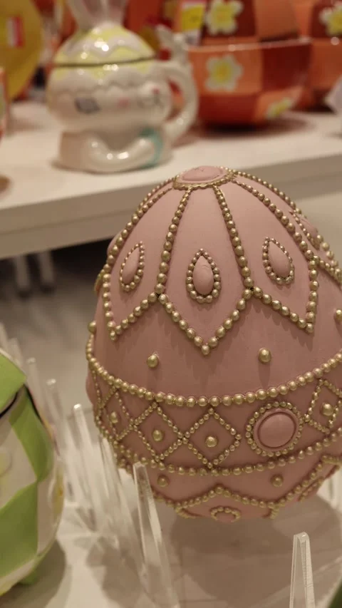 Ornate Easter egg decorative object Stock-Footage 331812006