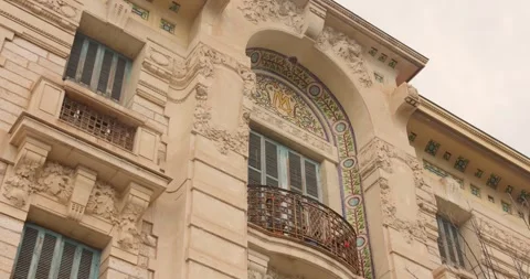 Ornate Facade of Historic School Building with Balcony and Sculpted Details Vídeos de archivo 344073004