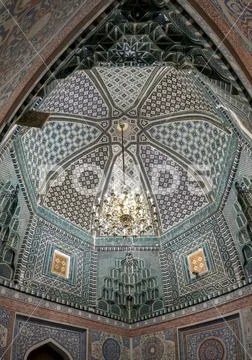 Ornate interior of tomb of Qusam ibn Abbas at the Shah-i-Zinda Ensemble, Sama Stock Photos