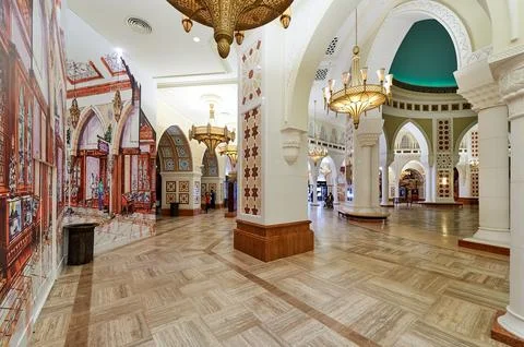 Ornate Middle Eastern interior with chandeliers in Dubai UAE Stock Photos