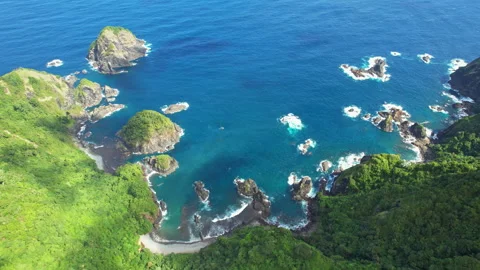 Orong Bukal cliffs area and Piling beach, in West Lombok, Indonesia 库存影片 337430493