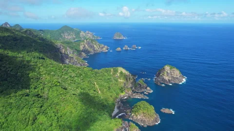 Orong Bukal cliffs area, Mutung beach, in West Lombok, Indonesia 库存影片 337430503