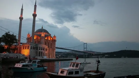 Ortakoy Mosque Stock-Footage 48261050