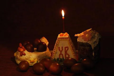 Orthodox Easter, painted eggs and Easter cake. Christian traditions. Foto stock
