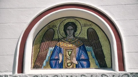 Orthodox icon with wings in the monastery Vídeo Stock 137942729