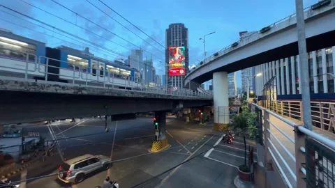 Ortigas Intersection Night Traffic Skyline High Angle Wide 4K 60fps 库存影片 338186704