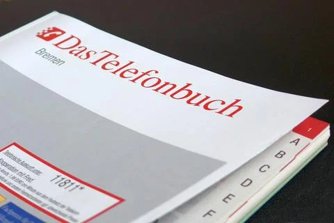Örtliches Telefonbuch für Bremen 2022, herausgegeben von den Verlagen Heis. Stock Photos