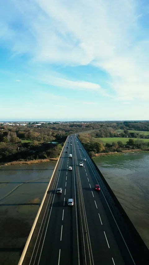 Orwell Bridge overhead 動画素材 227533108