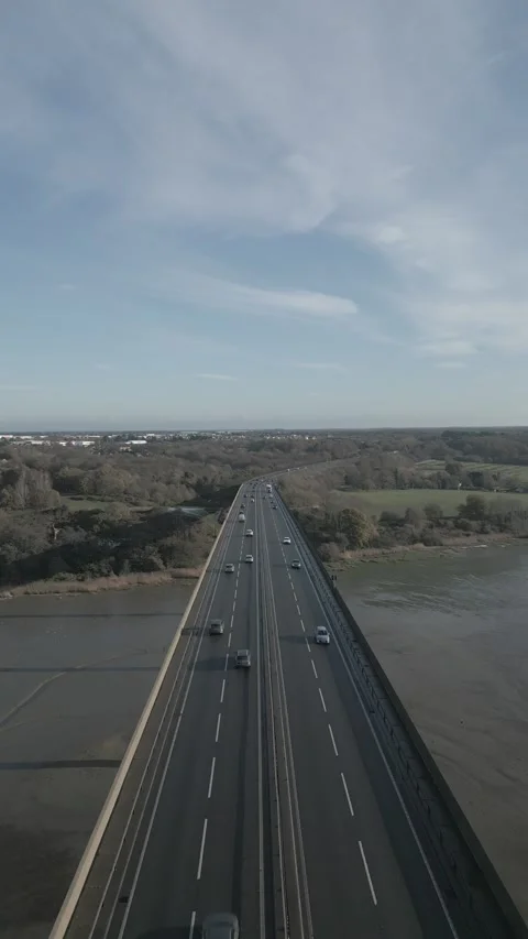 Orwell Bridge Overhead - RAW 動画素材 227535095