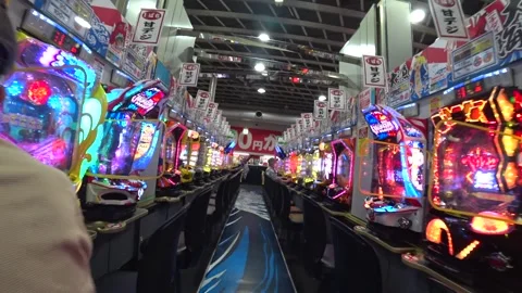 OSAKA, JAPAN : View inside Pachinko parlor. Mixture of slot machine and pinball. Vidéo 283687566