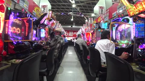 OSAKA, JAPAN : View inside Pachinko parlor. Mixture of slot machine and pinball. Vídeo Stock 283687706