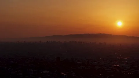 Osaka skyline, sunset and a plane 스톡 동영상 341757439