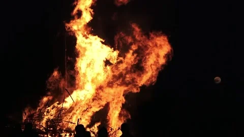 Osterfeuer in Hamburg Stock Footage 189916314