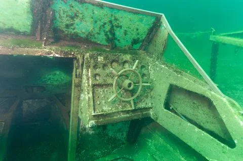 Ottawa OH - August 3rd 2022: Underwater wreck of a recreational speed boat Stock Photos