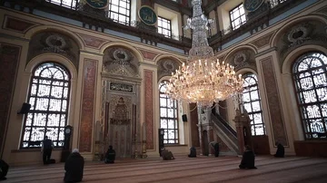 Ottoman Dolmabahce Mosque Bosphorus Stockbeeldmateriaal 85567788